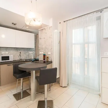 Corso Vittorio & Valentino Bright Studio *