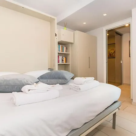 Corso Vittorio & Valentino Bright Studio Apartment Turin