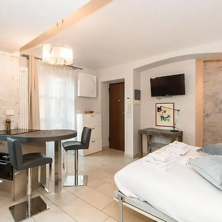 Apartment Corso Vittorio & Valentino Bright Studio *